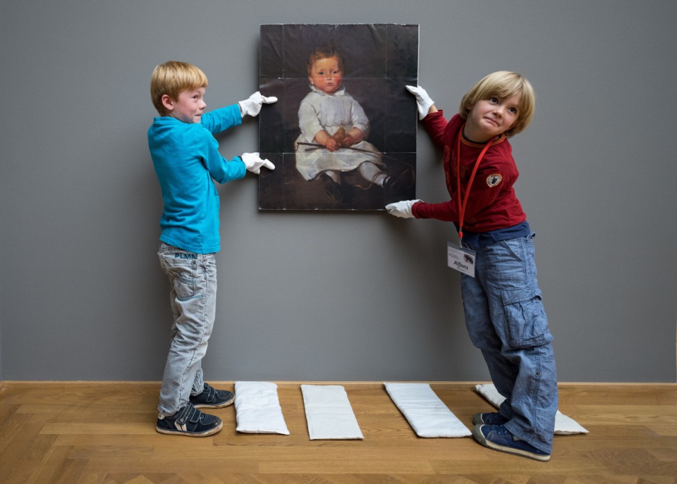 Dresdner Museum hängt Bilder für Kinder tiefer