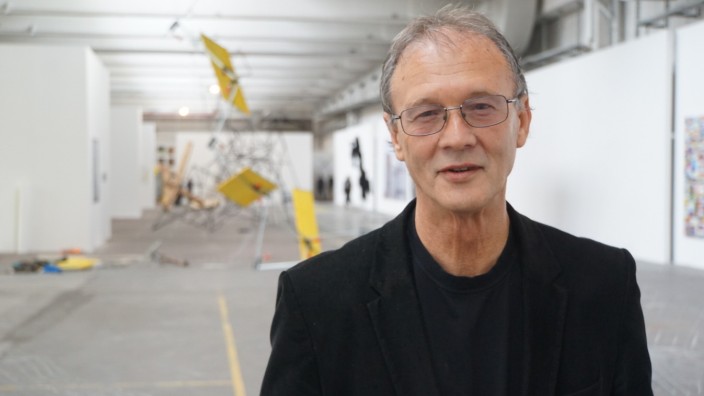 Ausstellung: Zwölf Jahre lang war Ottmar Hörl Präsident der Nürnberger Akademie der Bildenden Künste. Beim Festival "Offen auf AEG" wird eine 5000 Quadratmeter große Halle von seinen Schülern bespielt.