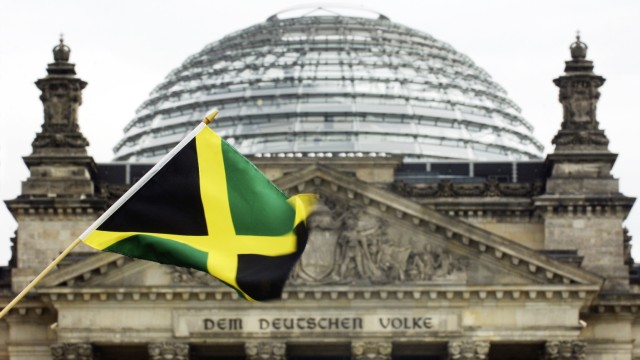 Jamaika-Fahne vor Reichstag