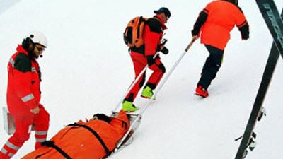 Unfälle auf der Piste: Die Bergwacht übt regelmäßig die Rettung von der Piste - doch Skifahrer sind oft zu unbesorgt.