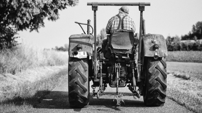 Fotoprojekt: Viel braucht man nicht zum glücklich sein. Einen Traktor schon.