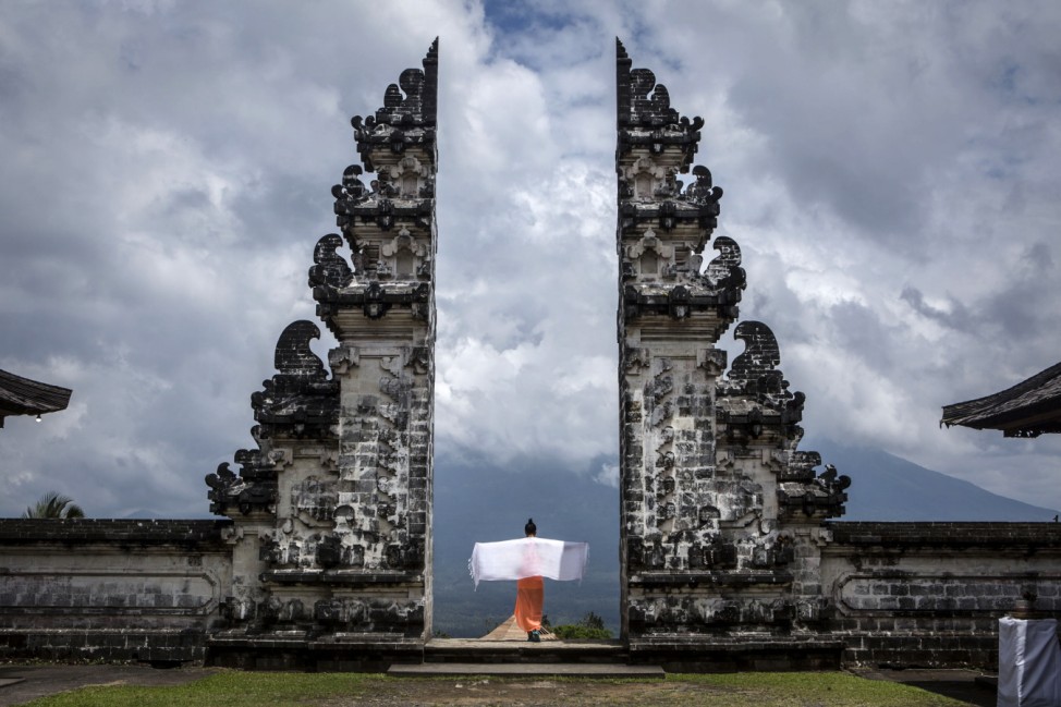 Indonesia Raises Alert For Bali Volcano