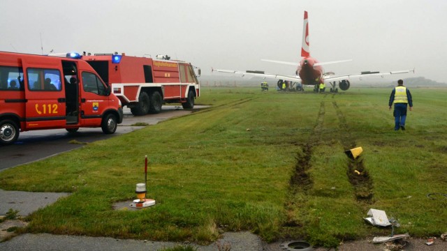 Flugzeug schießt über Landebahn auf Sylt hinaus