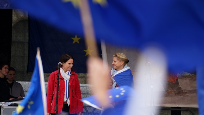 Vision: Cećile Prinzbach (links) und Claire Staudenmayer, beide Deutsch-Französinnen, loben Macrons Rede über die Zukunft Europas.