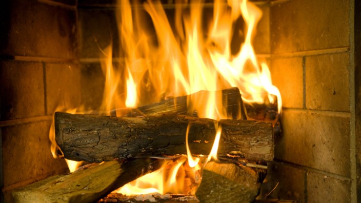 Rechtstipps: Ob Feuer im Kamin oder Zentralheizung, von Oktober an muss die Wohnung warm sein.