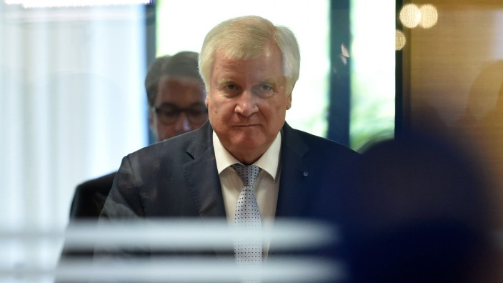 Bundestag: "Ich habe keine Zeit, mich um Personalia zu kümmern", sagt der CSU-Chef derzeit.