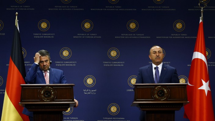 German Foreign Minister Gabriel and his Turkish counterpart Cavusoglu attend a news conference in Ankara