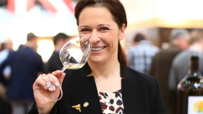 Weinexpertin Annemarie Foidl: Supernase: Annemarie Foidl, Präsidentin der Sommelierunion Austria, kennt die Weine der Welt.