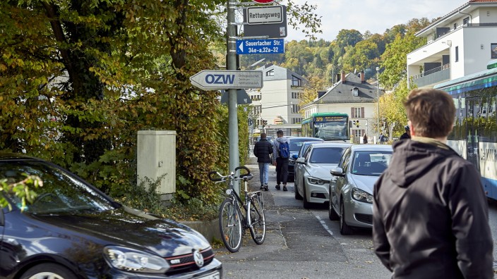 Parkplätze Sauerlacher Straße