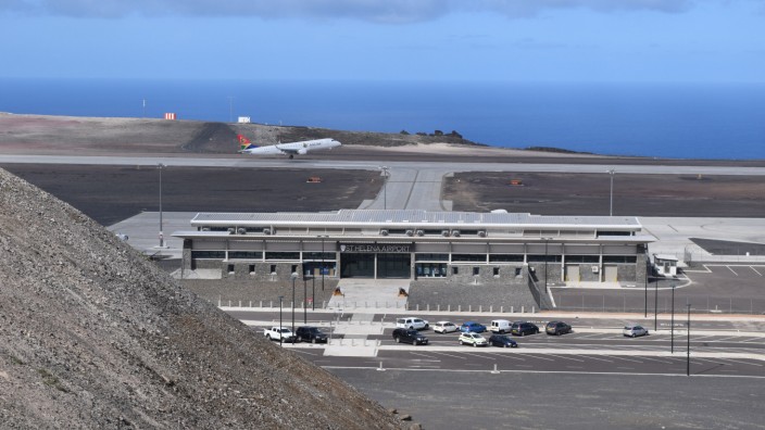 Neuer Flughafen auf Napoleons Verbannungsinsel St. Helena