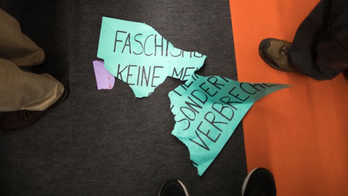 Buchmesse Frankfurt - Protest bei Höcke-Lesung