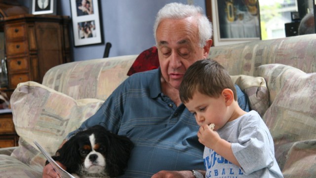 Zeitzeugengespräch: Heute lebt der 89-Jährige in Toronto und ist stolzer Großvater. Brett ist einer von seinen vier Enkeln.