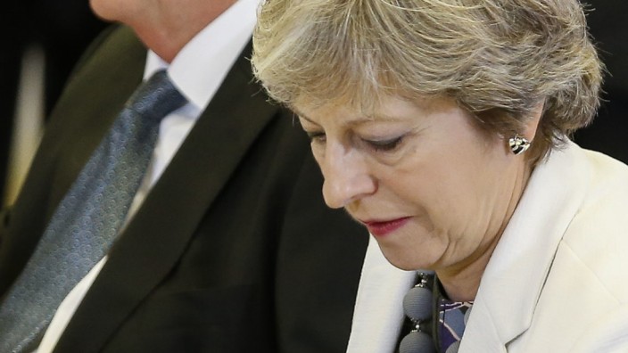 Großbritannien: Premierministerin Theresa May kämpft für einen vorteilhaften Brexit. Sie steht unter großem Druck - ausgehend auch von Keri Starmer.
