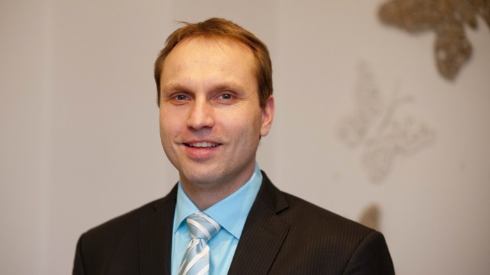 Online in den Gemeinderat: Sascha Hertel ist Chef der "Zukunft Markt Schwaben", die kleinste Fraktion im Gemeinderat.