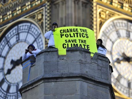 Greenpeace-Aktivisten besetzen in London Dach des Parlaments;Reuters