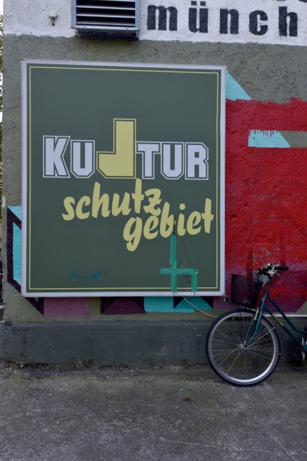 Münchens freie Künstlerszene: Die Frage ist nur, wie lange Kunst und Kultur auf dem Gelände an der Dachauer Straße noch Platz haben werden.