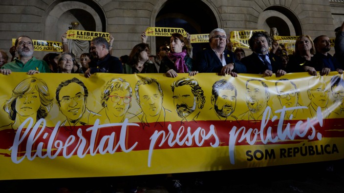 Katalonien: Demonstranten protestieren in Madrid gegen die Verhaftung katalanischer Politiker (Bild vom 3. November).