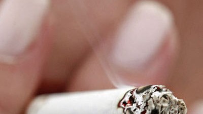 Medizin: Der zunehmende Tabakkonsum in Entwicklungsländern lässt die Zahl der Krebstoten steigen.