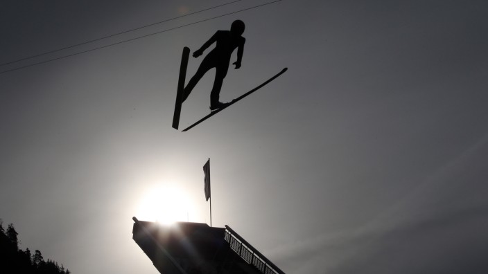 DSV-Skispringer trainieren