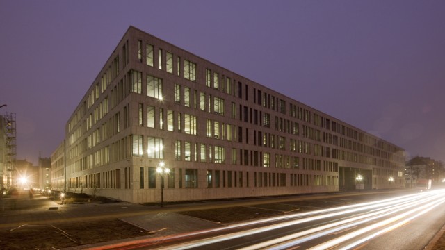 DATEV IT-Campus in Nürnberg , Fürther Straße / Nachtaufnahme; Datev Campus