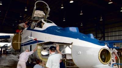 Klimaforschung: Mit der "Geophysika", einem umgebauten russischen Spionageflugzeug, untersuchen Wissenschaftler das Innenleben der Wolken.