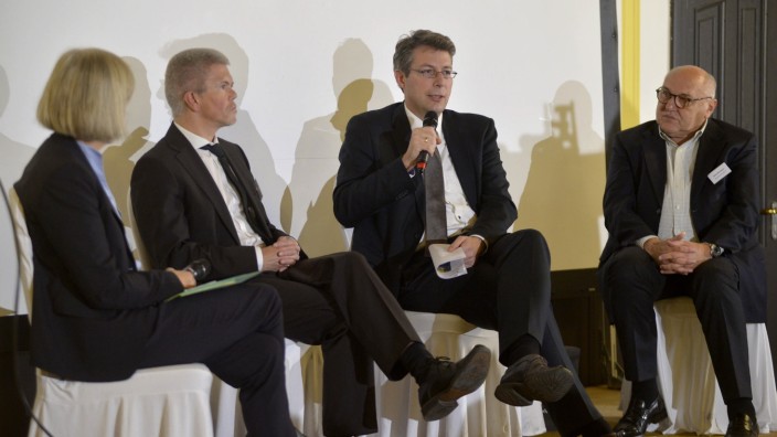 Veranstaltung: Ursula Münch, Martin Voss, Markus Blume und Oliver Bendixen (von links) erörterten die Frage "Wie viel Sicherheit verträgt die Gesellschaft?"