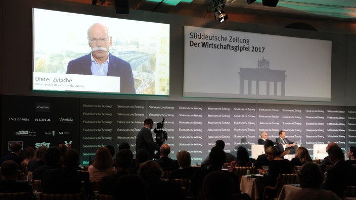 Israel: Daimler-Chef Dieter Zetsche kann per Videoschalte aus Israel am SZ-Wirtschaftsgipfel teilnehmen.