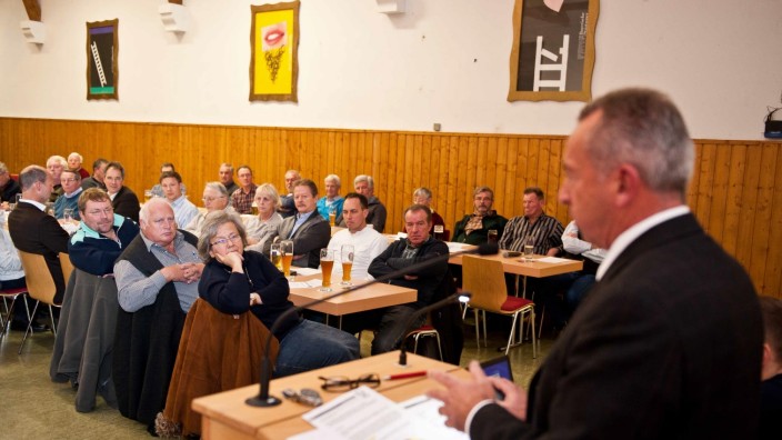 Kirchseeon: Bürgermeister Udo Ockel (CSU) schwört seine Kirchseeoner auf die Zukunft ein: Es wird enger werden in der Marktgemeinde.