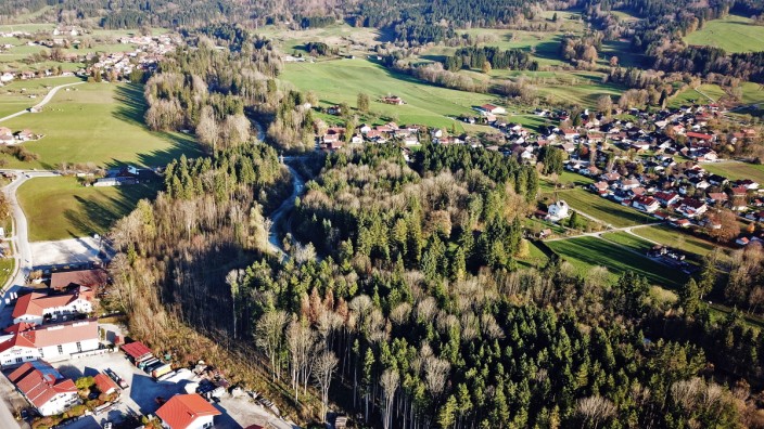 Benediktbeuern: Um das Gewerbegebiet zu vergrößern, soll der Lainbachwald in Benediktbeuern verschwinden. Eine Bürgerinitiative wehrt sich dagegen.