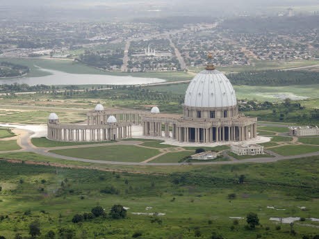 Mitten in ... Yamoussoukro, AFP