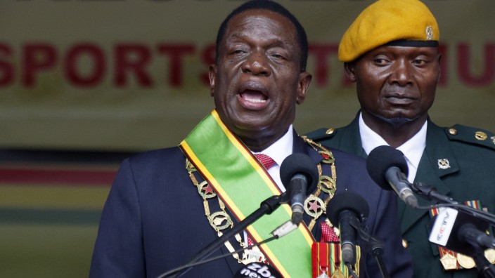 Simbabwes neuer Präsident Mnangagwa wird vereidigt