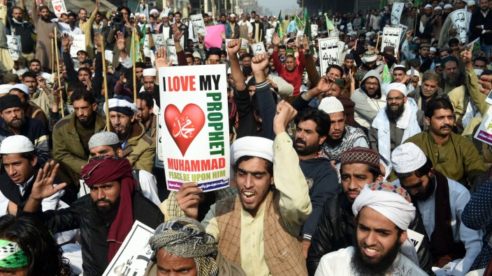 Proteste in Islamabad: Anhänger der Tehreek-i-Labaik Yah Rasool Allah-Bewegung haben sich Straßenschlachten mit der Polizei geliefert.