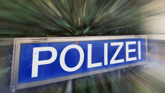 Türkenfeld: Die Kriminalpolizei Fürstenfeldbruck sucht nach einem 13- bis 15-jährigen Täter, der in Türkenfeld eine Frau überfallen hat.