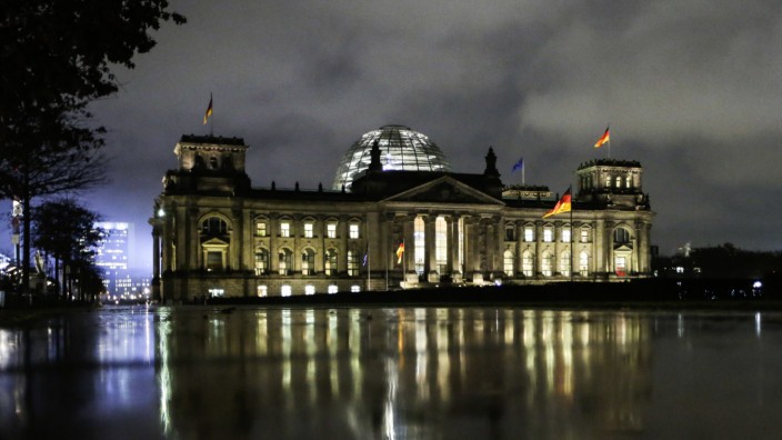 Deutschland: Das Reichstagsgebäude in Berlin.