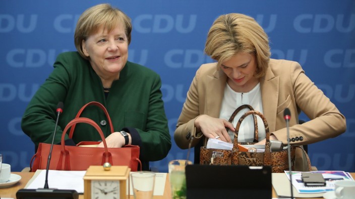 Merkel Considers Coalition With Social Democrats