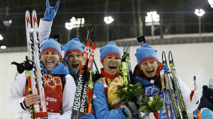 Olympia: Die russische Silver-Staffel aus Sotschi, mit dabei: Jana Romanowa (links) und Olga Wiluchina (rechts).
