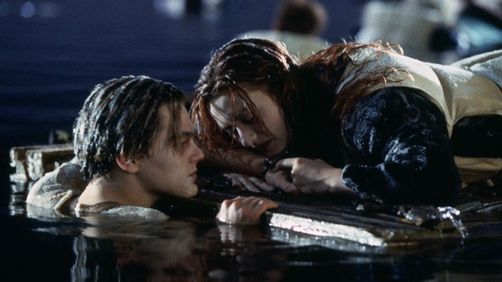 Ein Anruf bei ...: Jack und Rose in schwieriger Lage nach dem Untergang der Titanic.