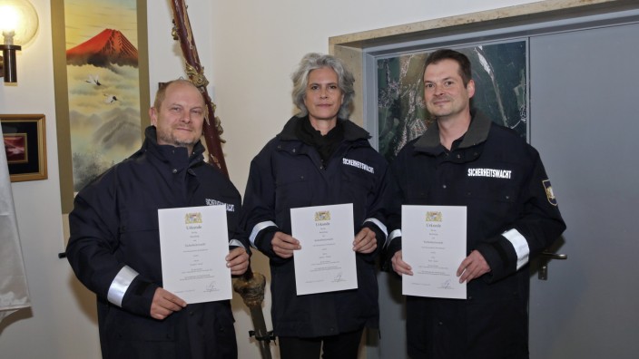 Sicherheitswacht: "Da sein und hinschauen": Frederik Gester, Katja Jasper und Andreas Thomas (von links) bilden die neue Wolfratshauser Sicherheitswacht.