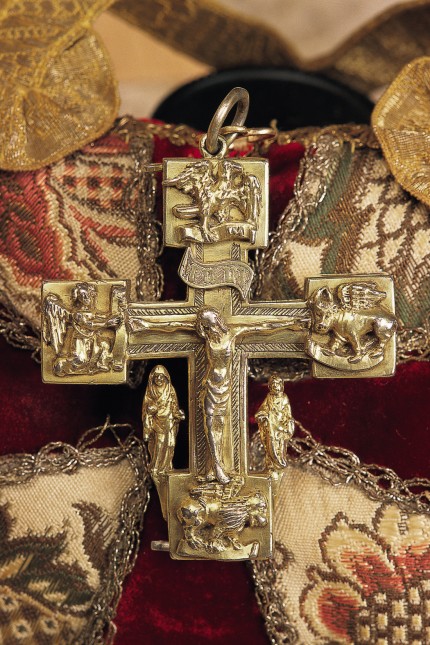 SZ-Serie: Wir öffnen Türen: Papst Gregor soll der Heiligen das Elisabethkreuz gegeben haben.