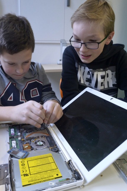 Digitale Werkstatt: Schüler der Unterstufe lernen und arbeiten am Einplatinen-Computer im Maker Space.