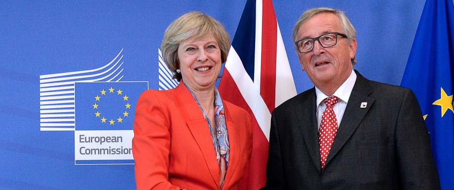 Brexit-Verhandlungen: Die britische Premierministerin Theresa May und EU-Kommissionspräsident Jean-Claude Juncker Ende 2016 bei einem Treffen in Brüssel.
