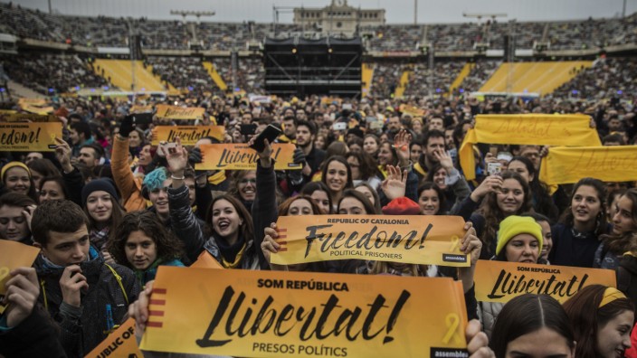 Spanien: Sammeln für die inhaftierten Führer der Unabhängigkeitsbewegung: Kataloniens Parlament organisierte am Sonntag ein Konzert zu deren Gunsten.