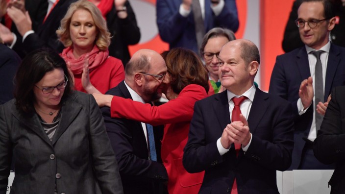 SPD-Parteitag: Schulz und Dreyer können sich freuen auf dem SPD-Parteitag - Scholz wurde abgestraft.