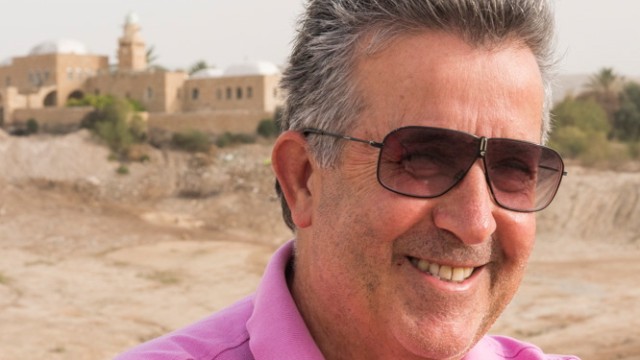 Nahostkonflikt: Ali Qleibo, geboren 1953 in Jerusalem, ist Anthropologe, Künstler und Schriftsteller sowie Dozent an der Al-Quds-Universität. Auf Deutsch ist von ihm erschienen: "Wenn die Berge verschwinden" (Palmyra-Verlag).