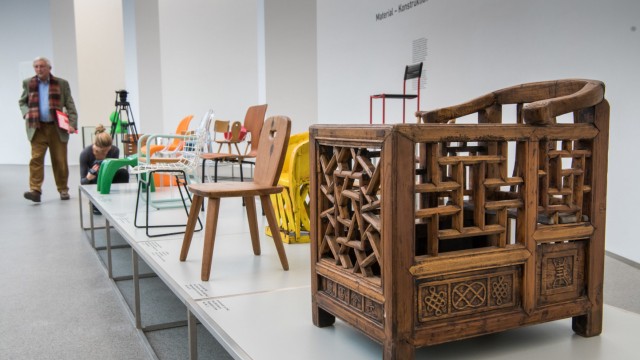 Ausstellung '... nur Stühle? Kinderstühle der Sammlung Neuwald'