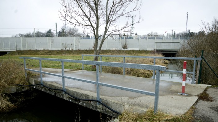 Mammendorf: Abriss-Brücke am Baywa-Graben