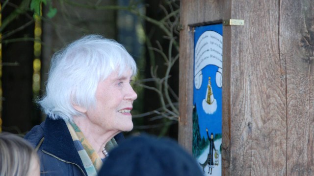 Landkreis Landshut: Die Autorin Marlene Reidel (gestorben 2014) hat der Wolfssäule in einem Kinderbuch ein Denkmal gesetzt.