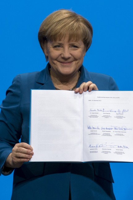Heinz Fischer: Groko die zweite: Angela Merkel präsentiert im Dezember 2013 den Koalitionsvertrag.