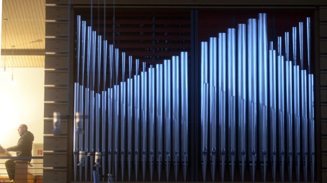Jubeln, Trauern, Lachen: Ein modernes Technikwunder ist die Orgel in Heilig Kreuz.