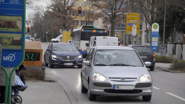 Verkehr: Streitpunkt Verkehr: Beim Thema Sicherheit für Radler wie auf der Unterhachinger Straße gibt es Unterschiede.